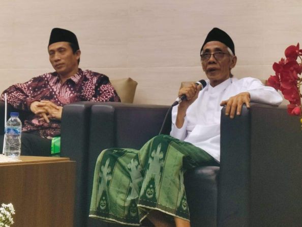KH Ubaidullah Shodaqoh Tekankan Pentingnya Menjaga Akhlak di Tengah Transformasi Digital Kajian Kitab Kuning